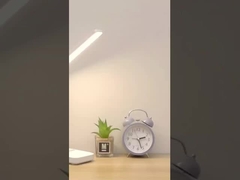 우아한 흰색 테이블 램프 5 와트 전력 및 터치 제어