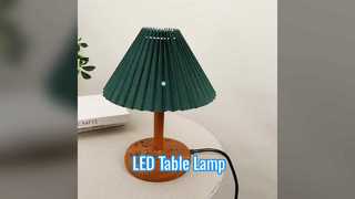 USB-C 충전 포트 침대 옆 테이블 램프(목재 베이스 및 LED 전구 포함) 디밍이 가능한 아마 직물 그늘 모던함