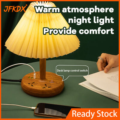 USB 충전 포트가 있는 여러 밝기 조절 책상 램프