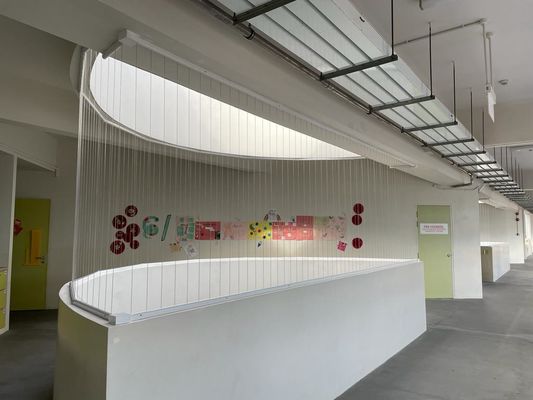 창문 보이지 않는 안전 그릴 수직 수평 열기 방향 알루미늄 색상 검은 우유 흰색 회색 건물을 안전하게 보호하기 위해 이상적입니다