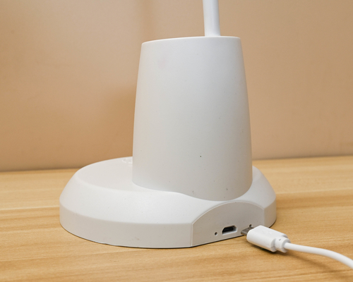 터치 제어 스위치로 조정 가능한 팔 접이 가능한 USB 테이블 램프
