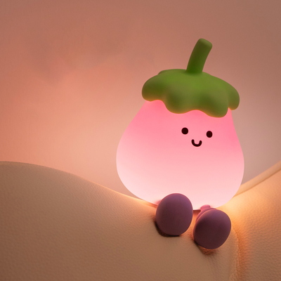 공장 도매 만화 부드러운 실리콘 LED 야간 조명 귀여운 작은 계란 침대 옆 램프 휴대용 USB 재충전 잠실 야간 조명