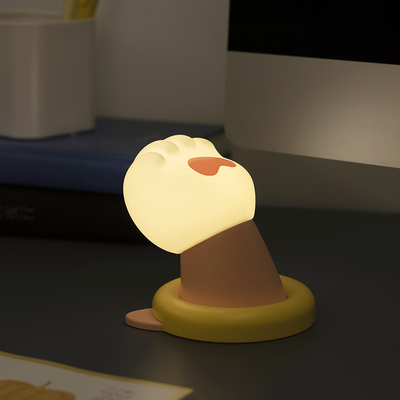배터리 전원 및 다기능 디자인과 함께 고양이 발 밤 빛