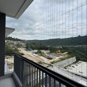 발코니 보이지 않는 격자 투명한 망 안전 솔루션 현대 건물에 대한 내구성과 미적 호소력을 결합