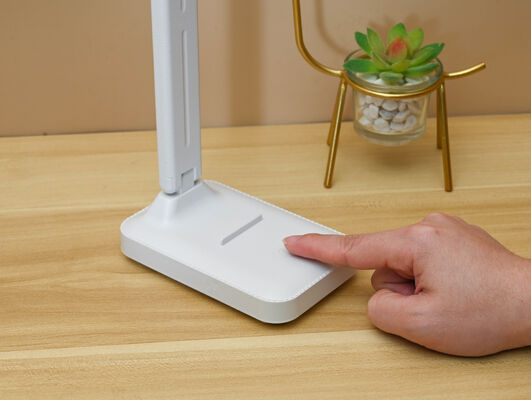 독서, 충전, 플러그 연결, 기숙사 침실, 독서 책상을 위한 펜 홀더가 있는 눈 보호 데스크 램프