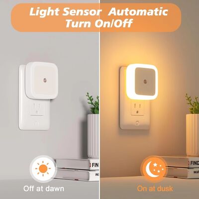 Plug-in LED Night Light Lamp with Smart Sensor Dusk to Dawn Sensor Night Light