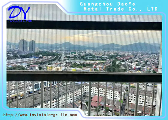 보이지 않는 안전 그릴 보호 보이지 않는 장벽 while maintaining aesthetic harmony